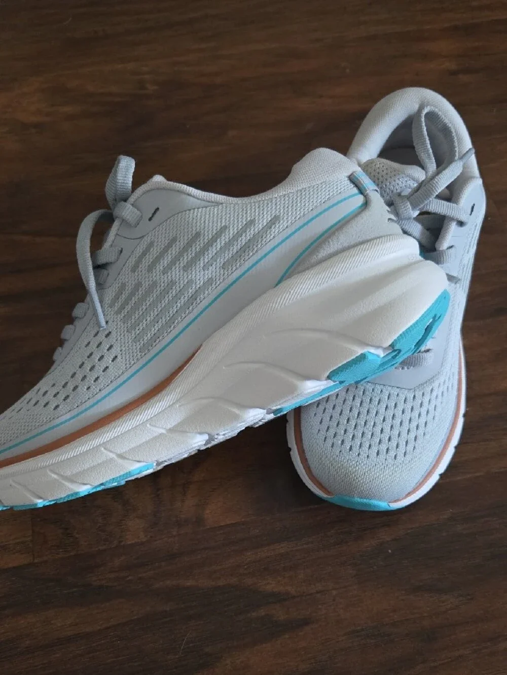 Easy Spirit Light Gray Women's Athletic Sneakers 5
